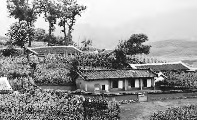 Sun Myung Moon's birthplace, a thatched farmhouse in Pyong-an Province